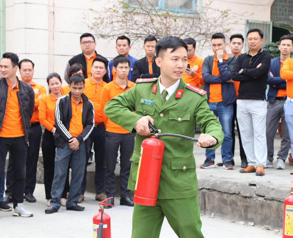 Tuyên truyền và thực tập công tác PCCC và CNCH tại cơ sở năm 2023