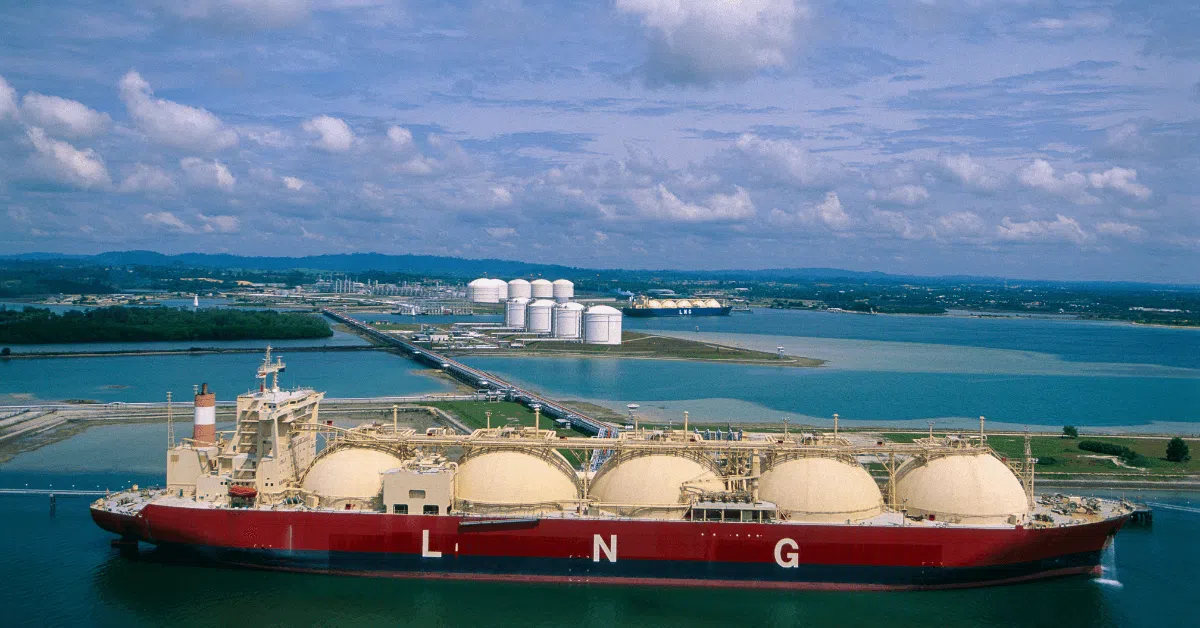 India’s Largest Oil Refiner Signs 5-Year LNG Supply Deal With Trafigura